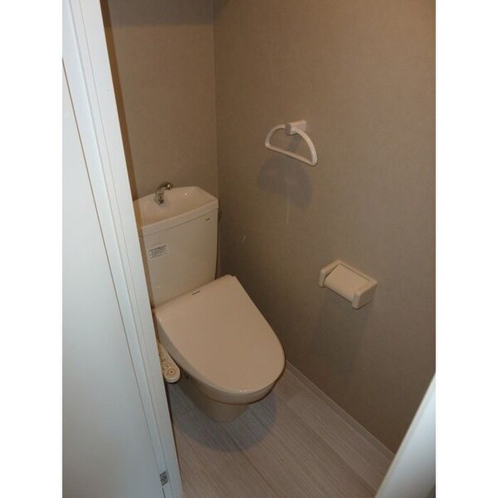 物件内観写真8　(トイレ)