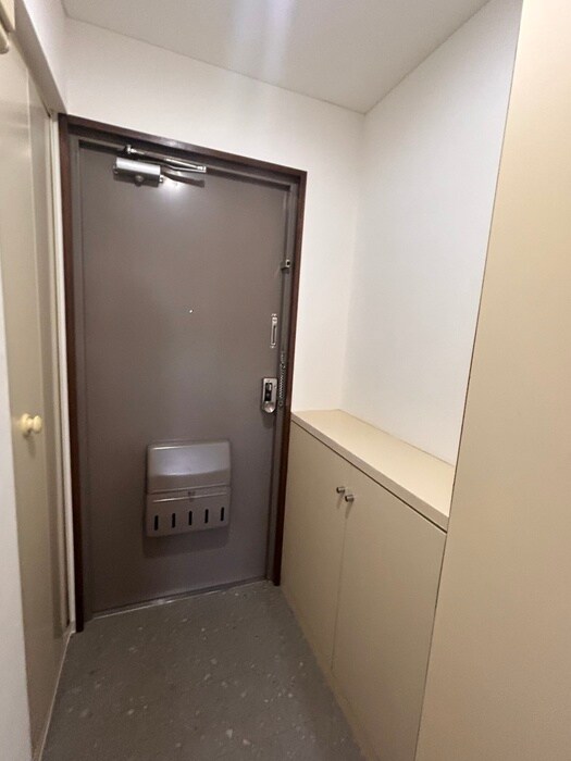 物件内観写真18　(玄関)