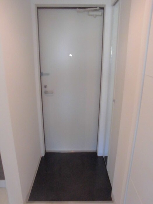 物件内観写真13　(玄関)