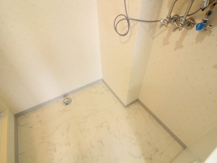 物件内観写真18　(洗濯機置場)