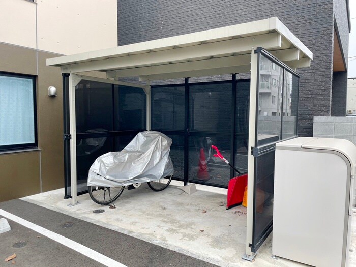 物件外観写真6　(駐輪場)