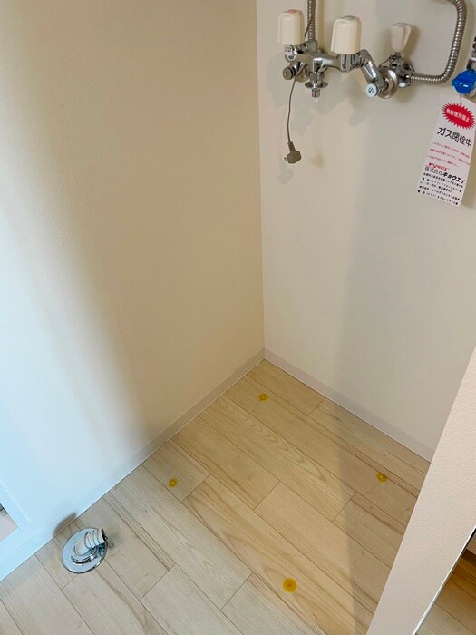 物件内観写真18　(洗濯機置場)