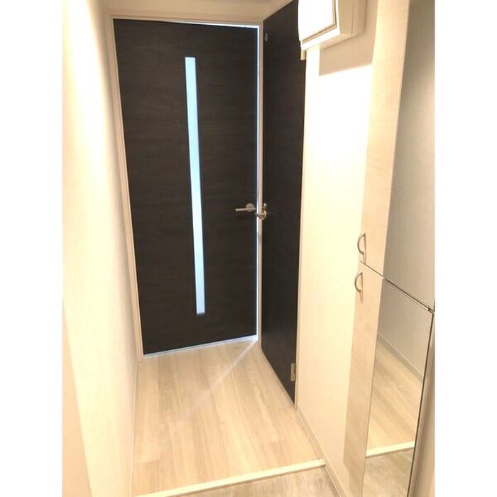 物件内観写真16　(玄関)