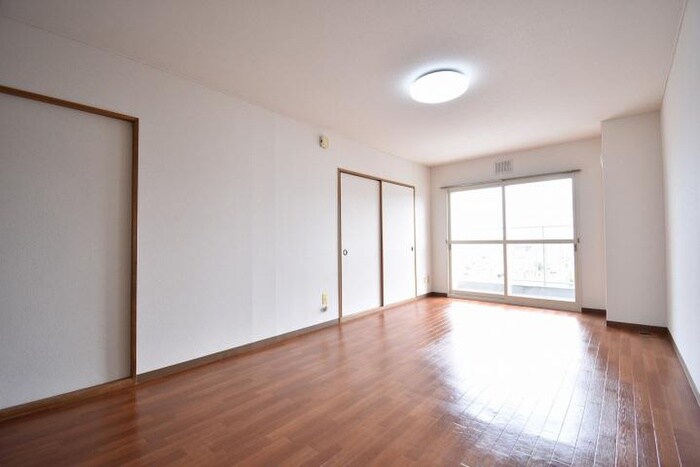 物件内観写真4　(居室)