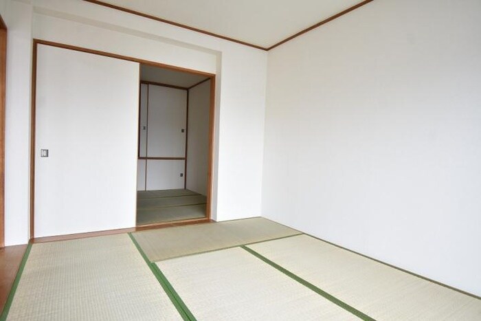 物件内観写真6　(居室)