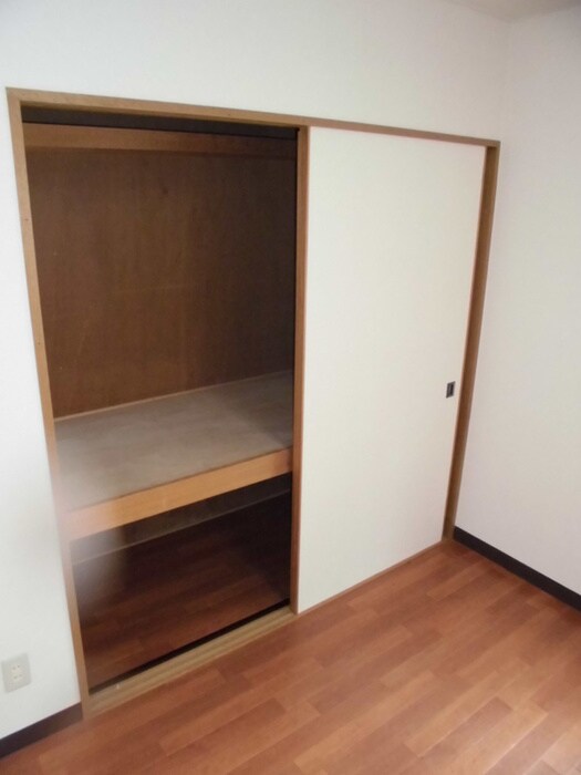 物件内観写真8　(収納)