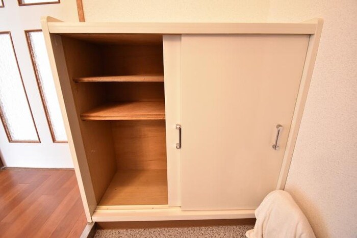 物件内観写真12　(靴箱)