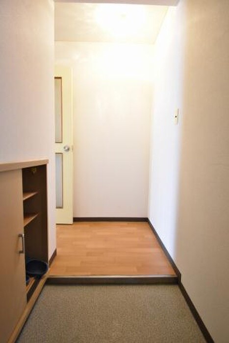 物件内観写真13　(玄関)