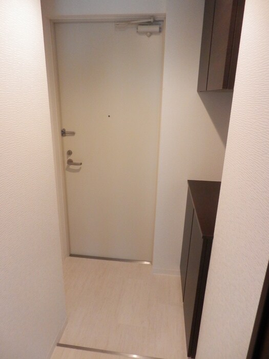 物件内観写真16　(玄関)