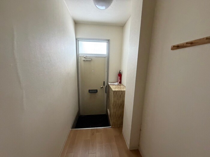 物件内観写真16　(玄関)