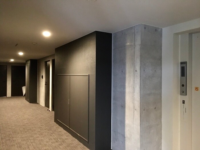 物件外観写真5　(エントランス部分)