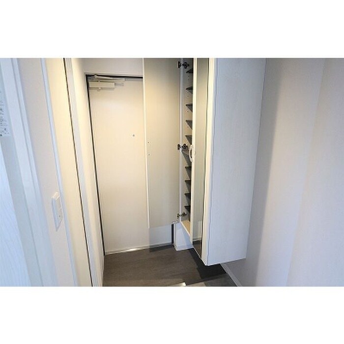 物件内観写真16　(玄関)