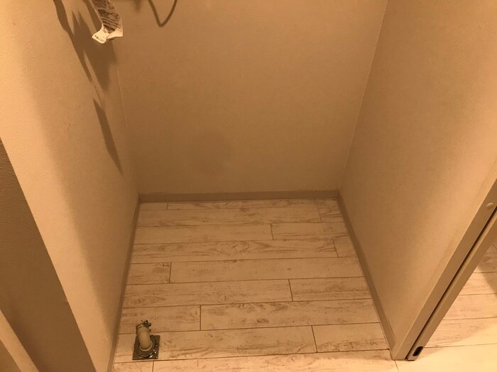 物件内観写真17　(洗濯機置場)
