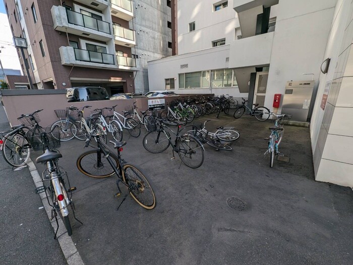 物件外観写真3　(駐輪場)