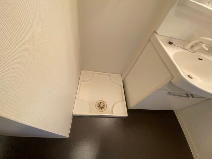 物件内観写真16　(洗濯機置場)