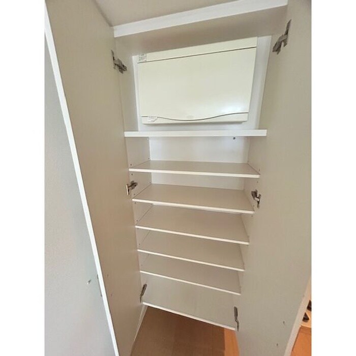 物件内観写真16　(靴箱)