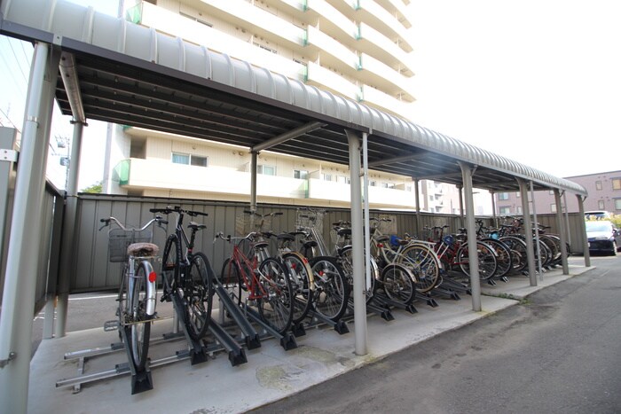 物件外観写真5　(駐輪場)