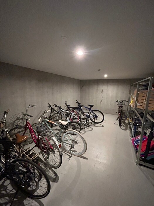 物件外観写真5　(駐輪場)