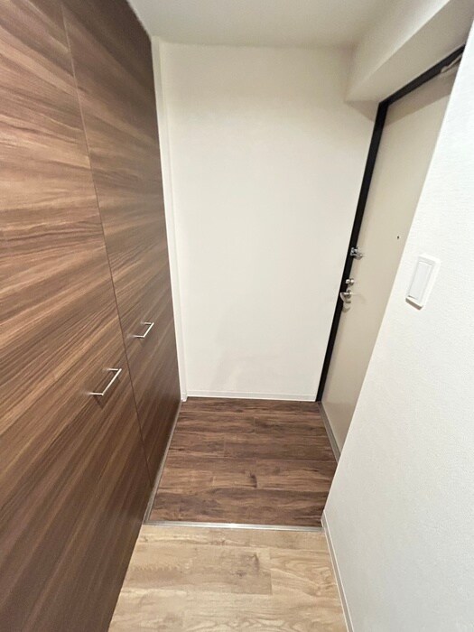 物件内観写真16　(玄関)