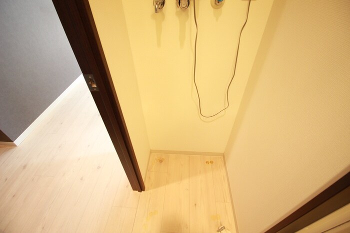 物件内観写真18　(洗濯機置場)