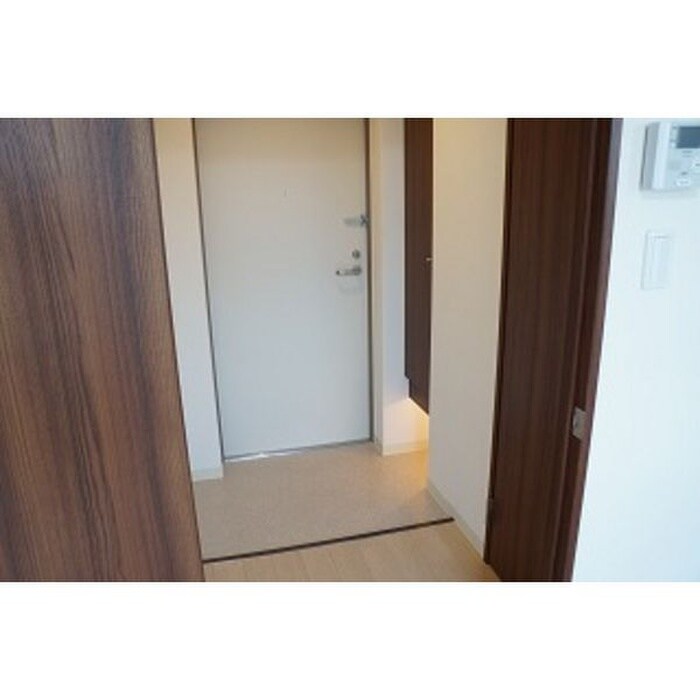 物件内観写真8　(玄関)