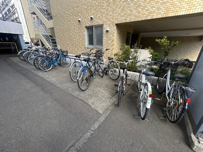 物件外観写真5　(駐輪場)