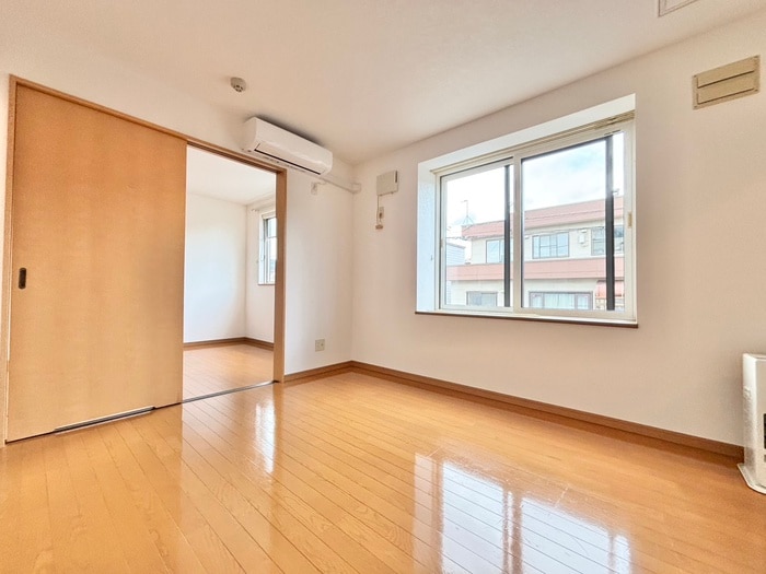 物件内観写真2　(居室)