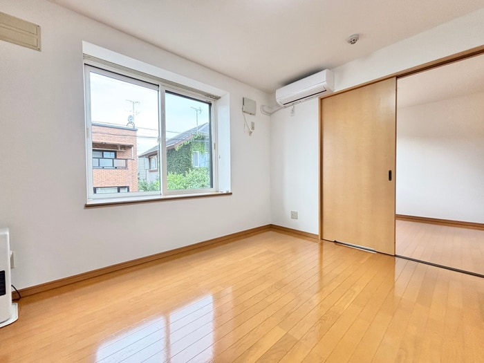 物件内観写真2　(居室)