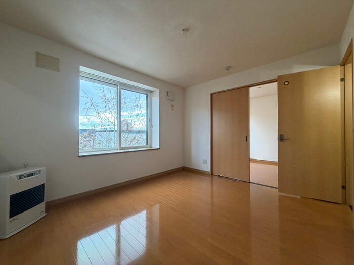 物件内観写真2　(居室)