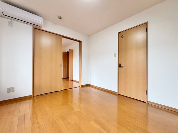 物件内観写真3　(居室)