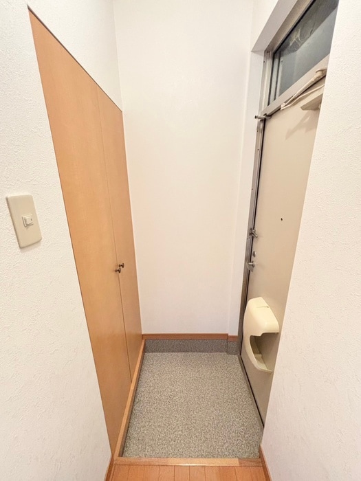 物件内観写真16　(玄関)