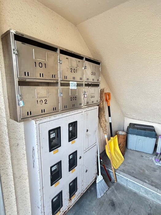 物件外観写真4　(エントランス部分)