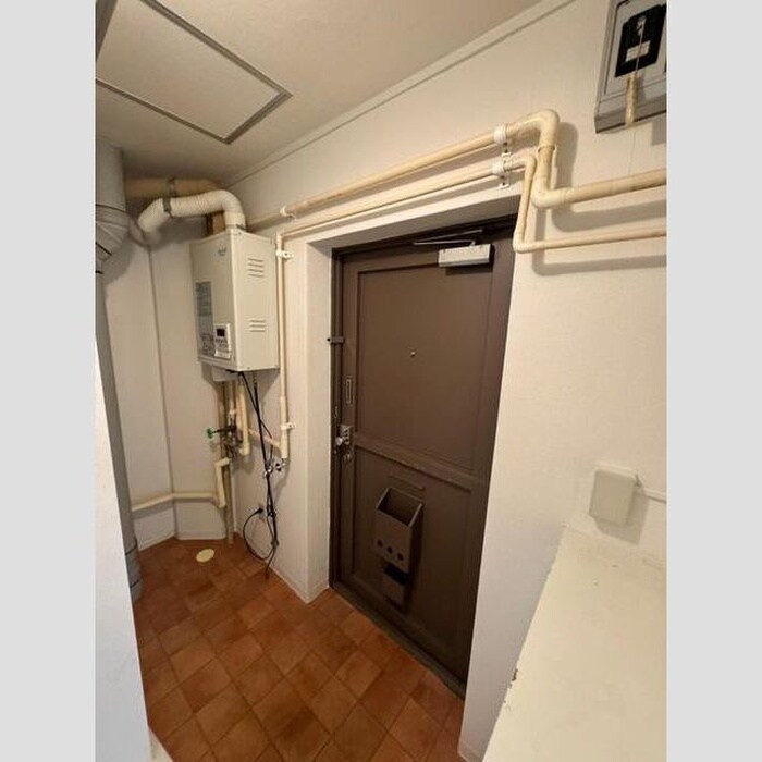 物件内観写真15　(玄関)