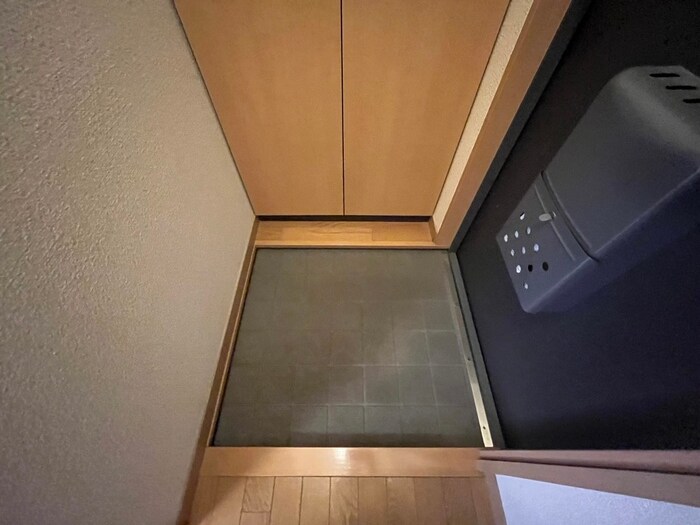 物件内観写真16　(玄関)