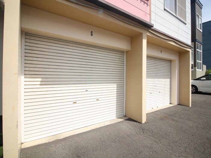 物件外観写真3　(駐車場)