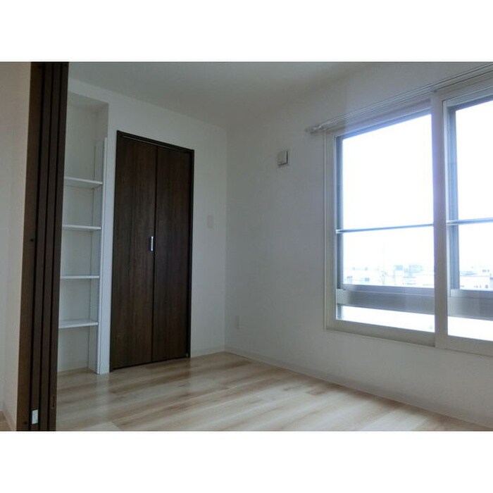 物件内観写真4　(居室)