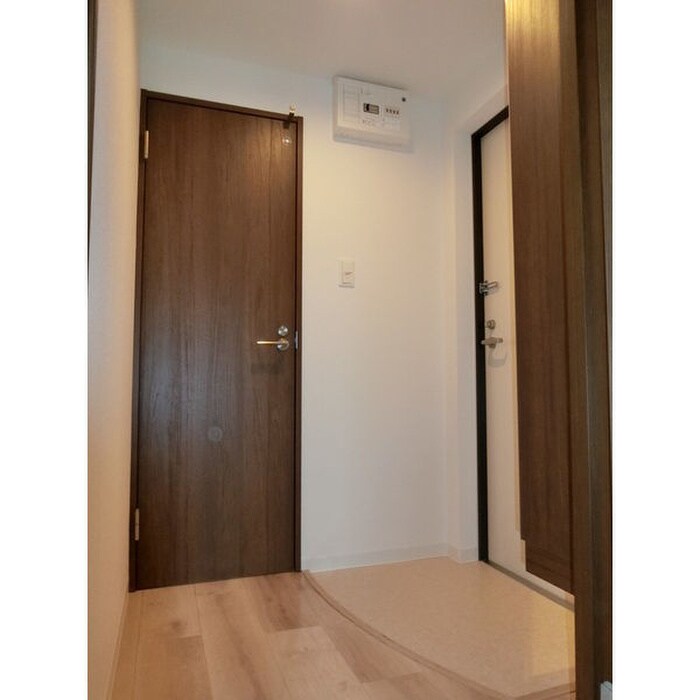 物件内観写真11　(玄関)