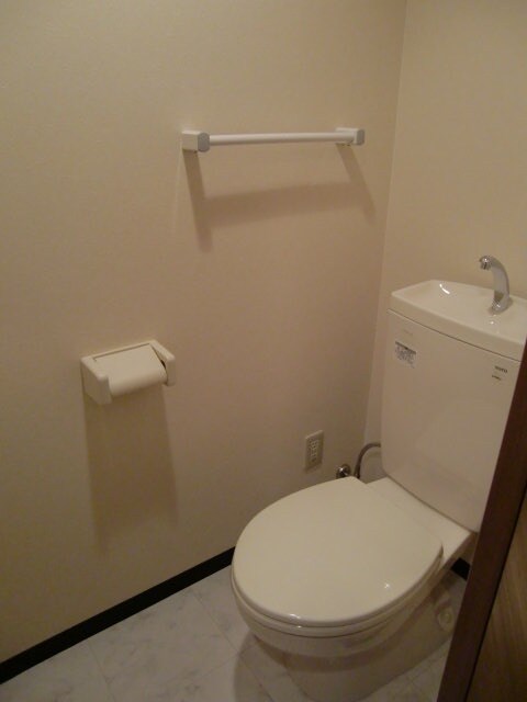 物件内観写真15　(トイレ)