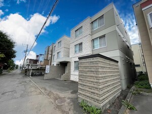 リリアムコート宮の森外観写真