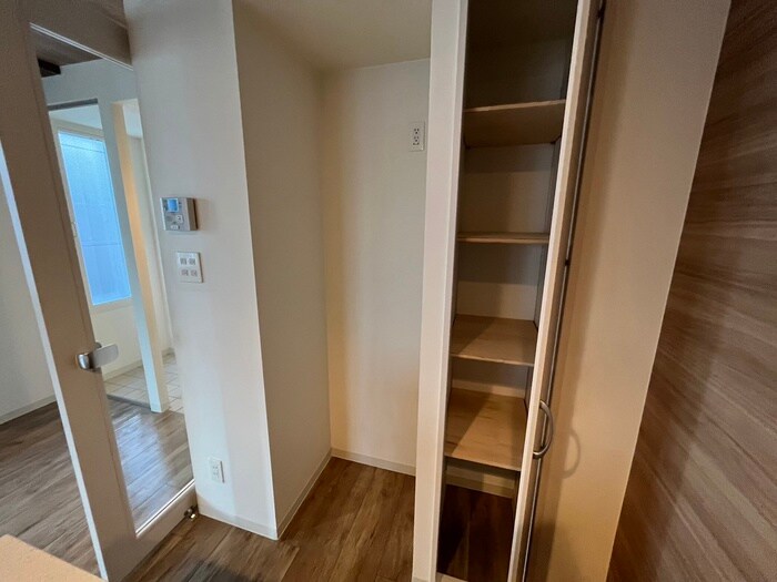 物件内観写真11　(収納)