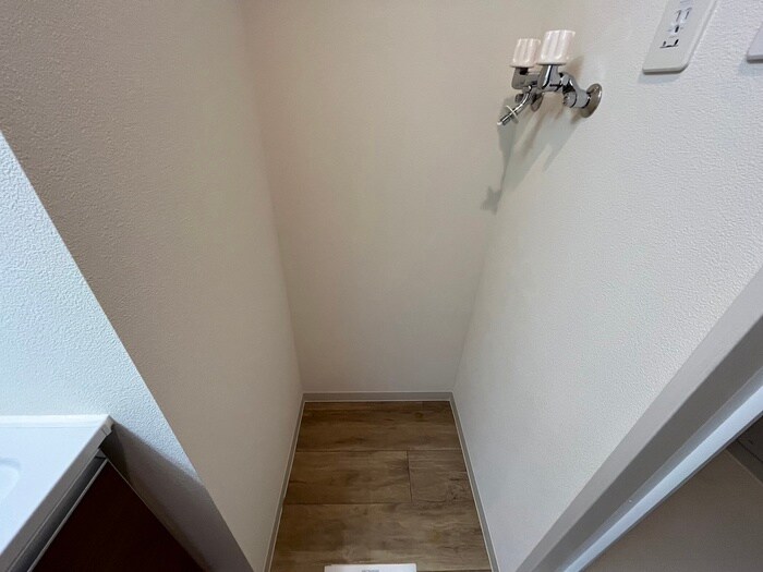 物件内観写真18　(洗濯機置場)
