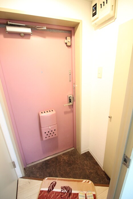 物件内観写真16　(玄関)