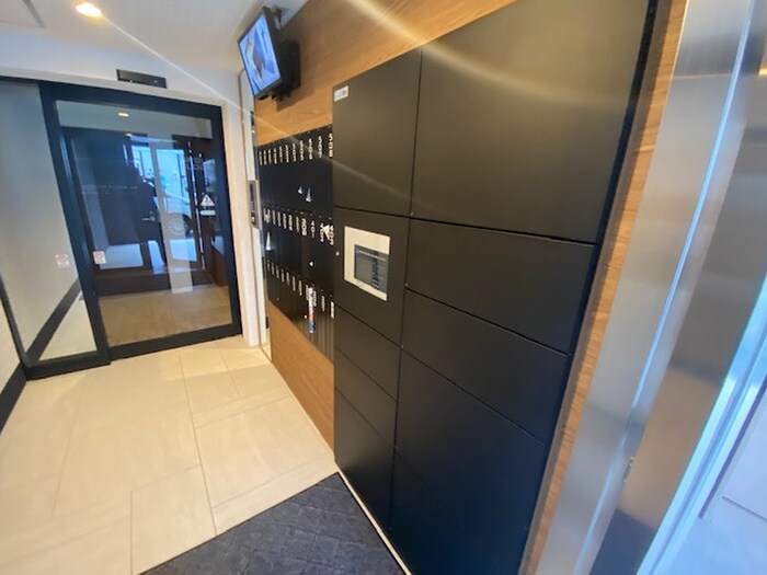 物件外観写真5　(エントランス部分)