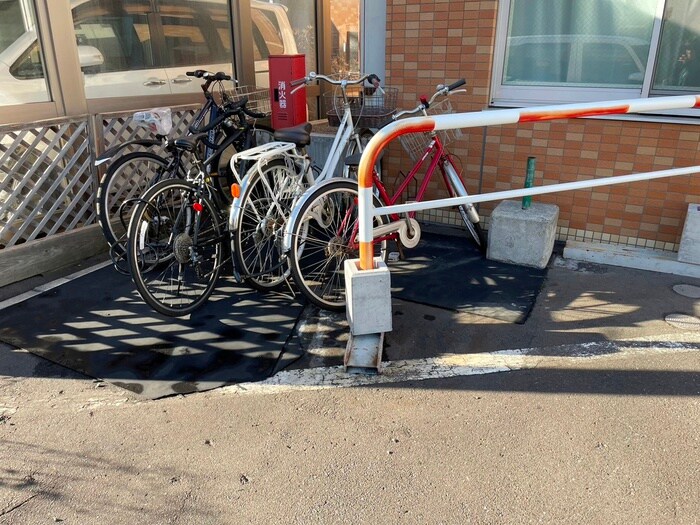 物件外観写真5　(駐輪場)