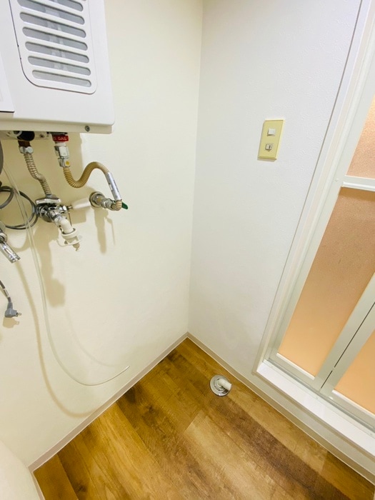 物件内観写真18　(洗濯機置場)