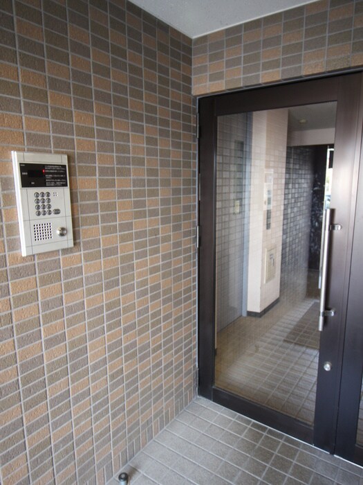 物件外観写真4　(エントランス部分)