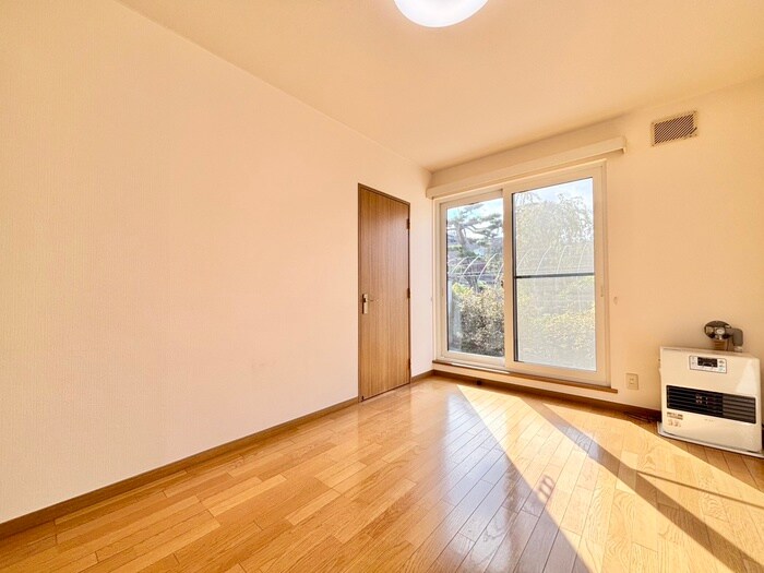 物件内観写真11　(居室)