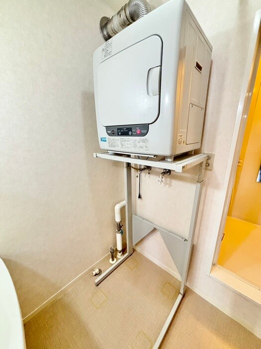 物件内観写真21　(洗濯機置場)