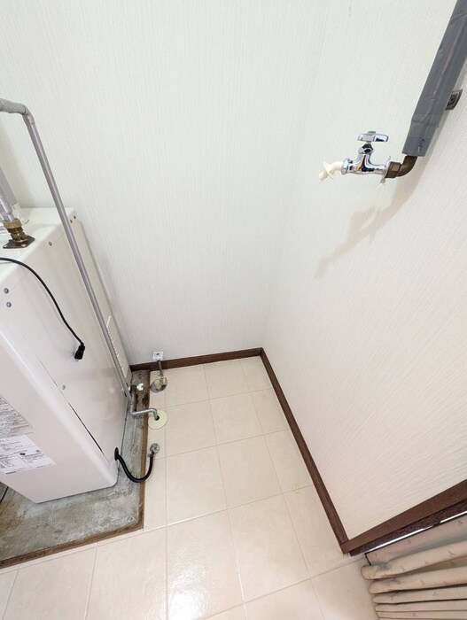 物件内観写真14　(洗濯機置場)