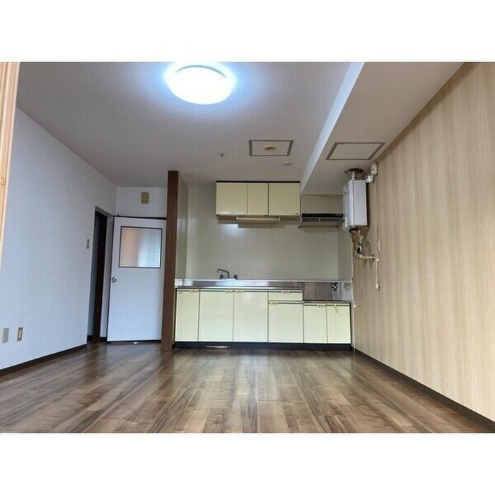 物件内観写真3　(居室)